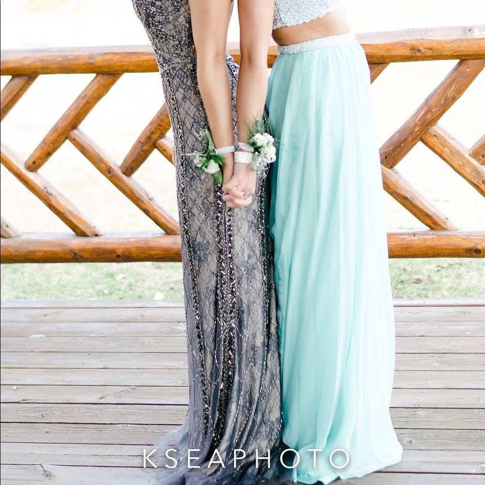 Prom dress - Picture 4 of 4